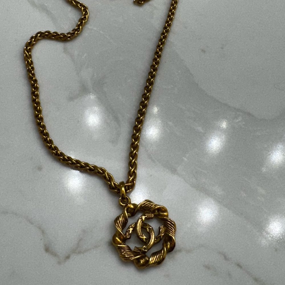 CHANEL Gold Twisted Pendant Necklace - Picture 8 of 11